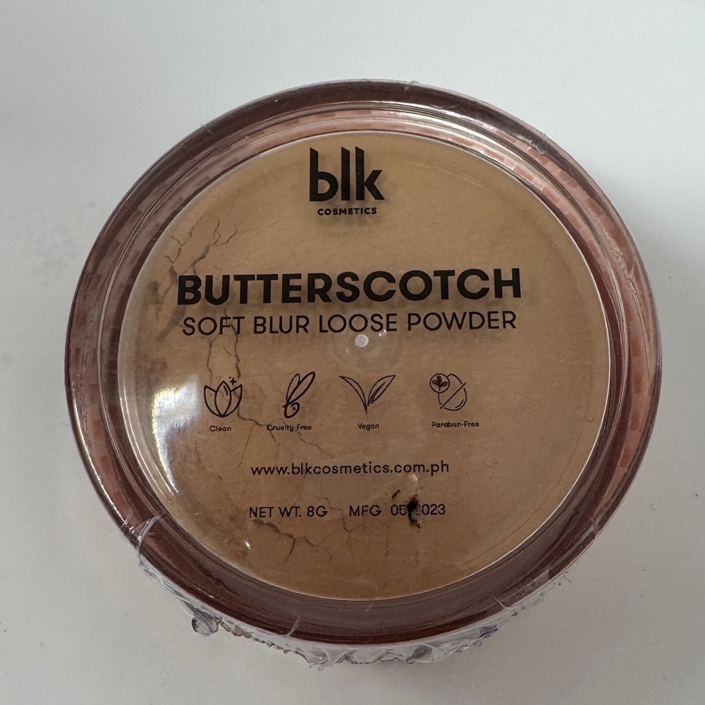 BLK butterscotch Soft Blur loose powder